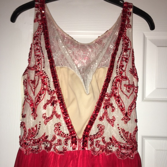 Angela & Alison Prom Dress/Special Occasion - Picture 5 of 7